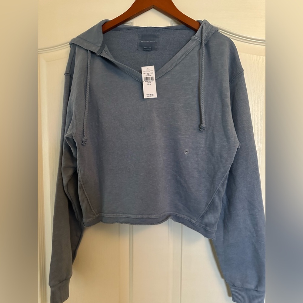 American Eagle NWT cropped hoodie